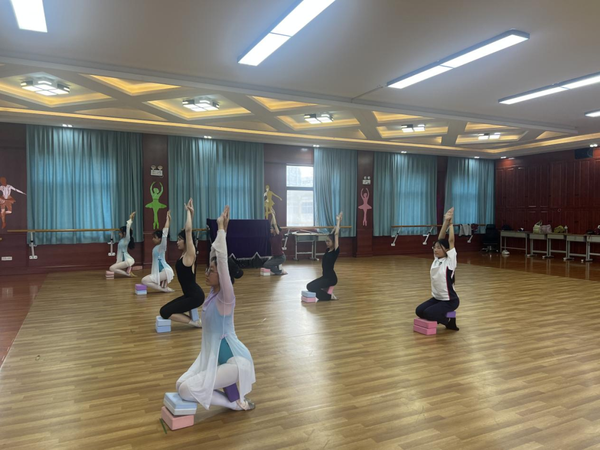 青春热浪 社团绽放 (20) 青春热浪 社团绽放 (20)